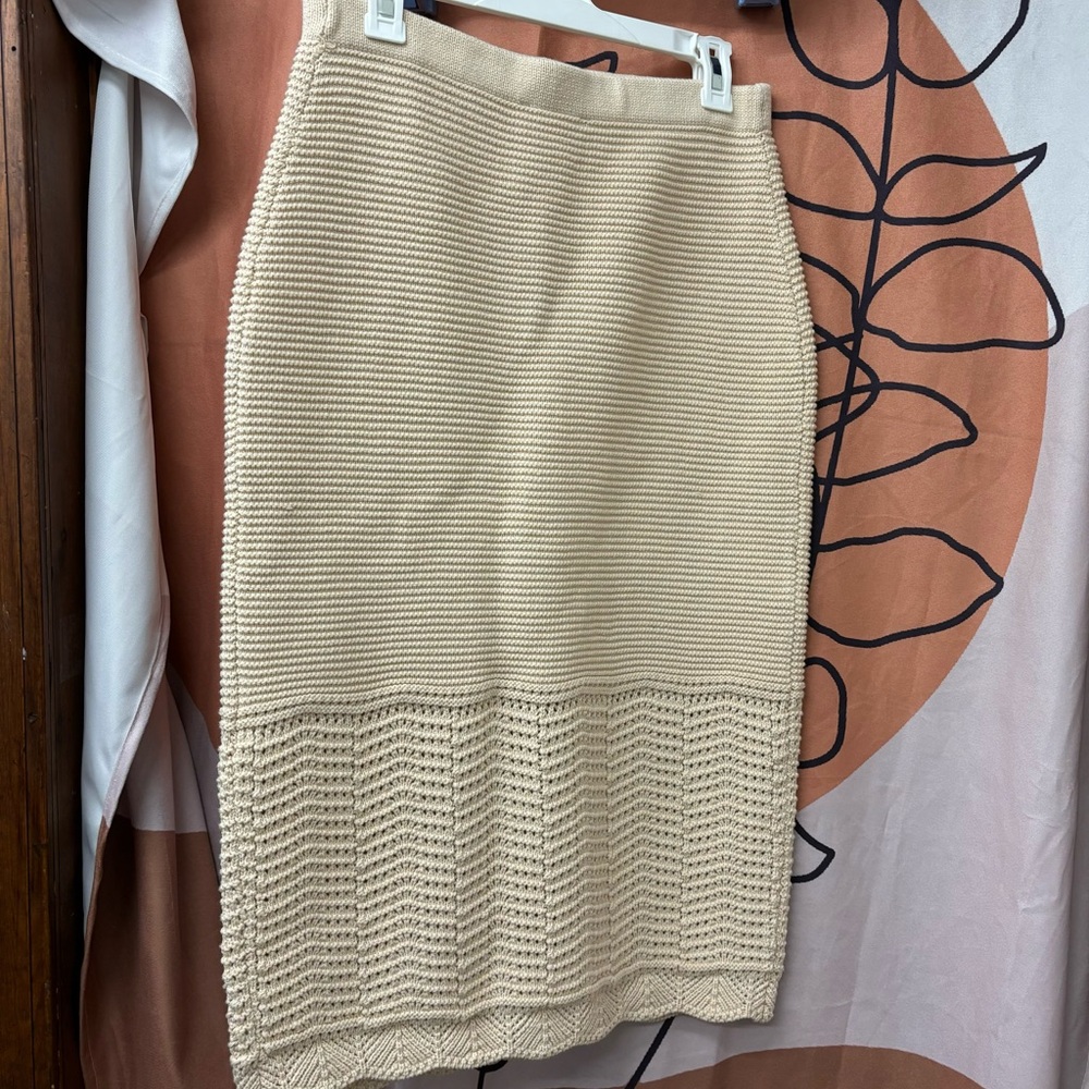 Beautiful knit House of Harlow 1960 skirt, medium